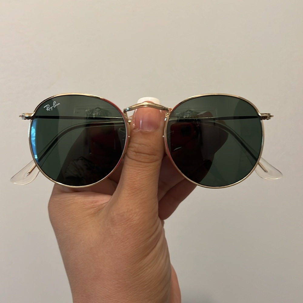 Ray-Ban Sunglasses - Picture 2 of 3